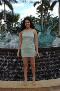 Latina Alejandra Maderos