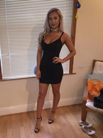Petite Canadian masseuse